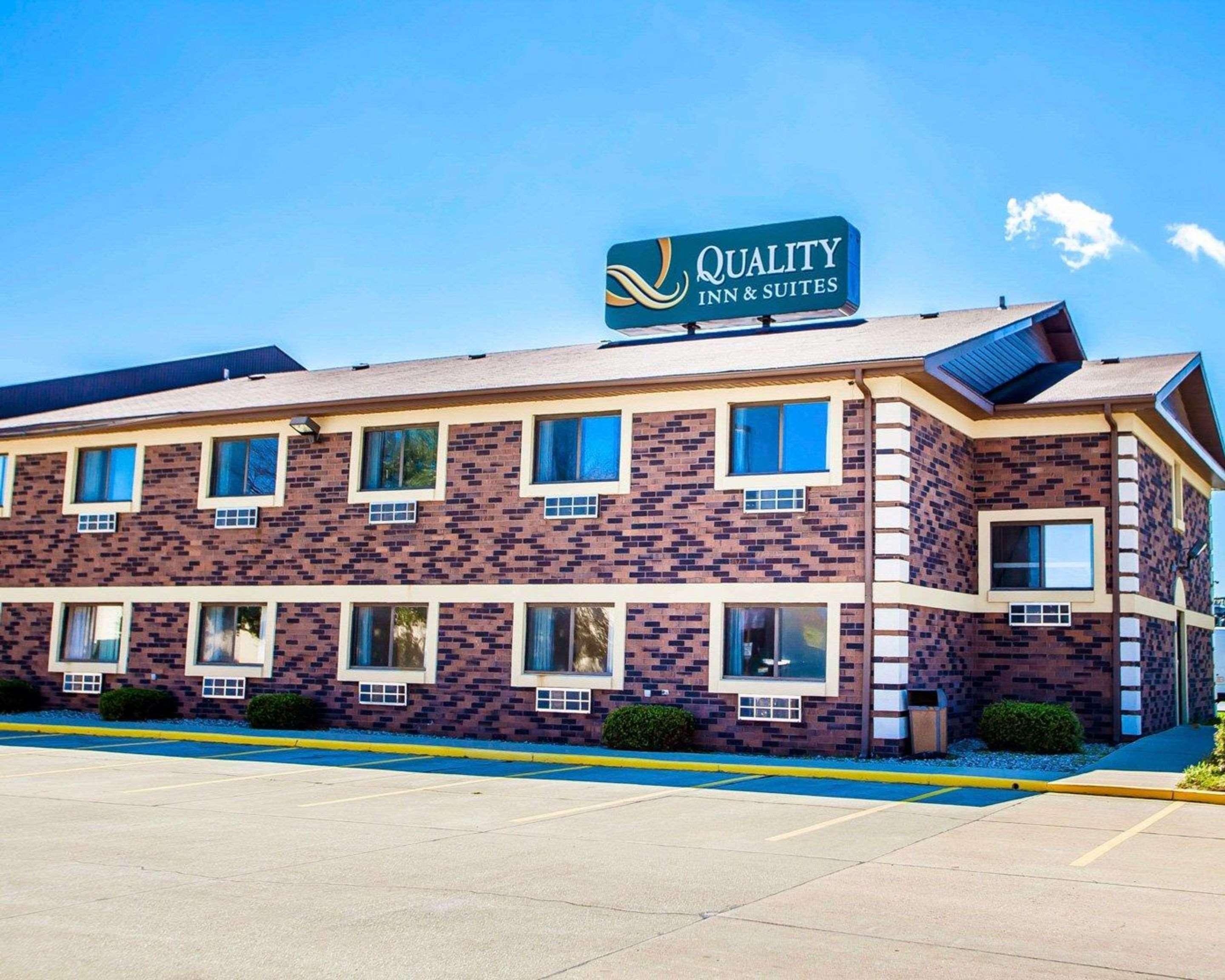 Quality Inn & Suites Шампейн Экстерьер фото